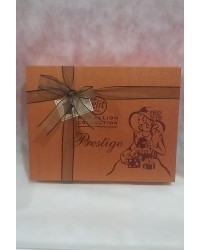 Golden Collection Spesiyal Çikolata Elit Kızı Figürlü Kutu 500gr Golden Collection Spesiyal Çikolata Elit Kızı Figürlü Kutu 500gr